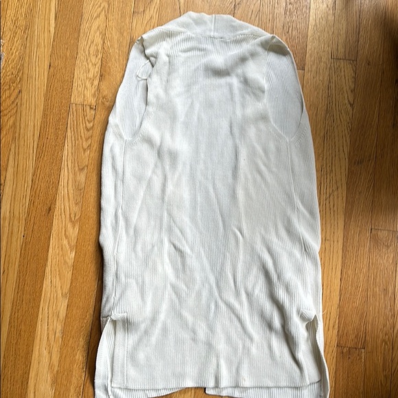 A Pea In The Pod Maternity sweater vest size S/M - Picture 3 of 3